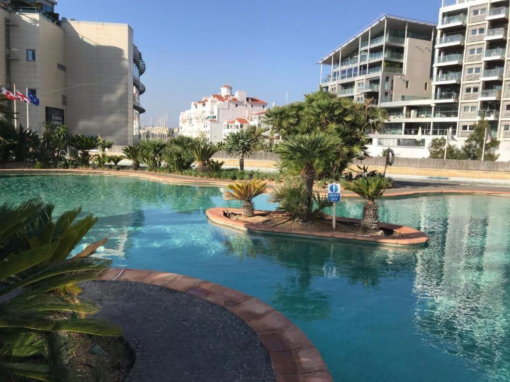 Three Bedroom Flat At Ocean Village Гибралтар Екстериор снимка
